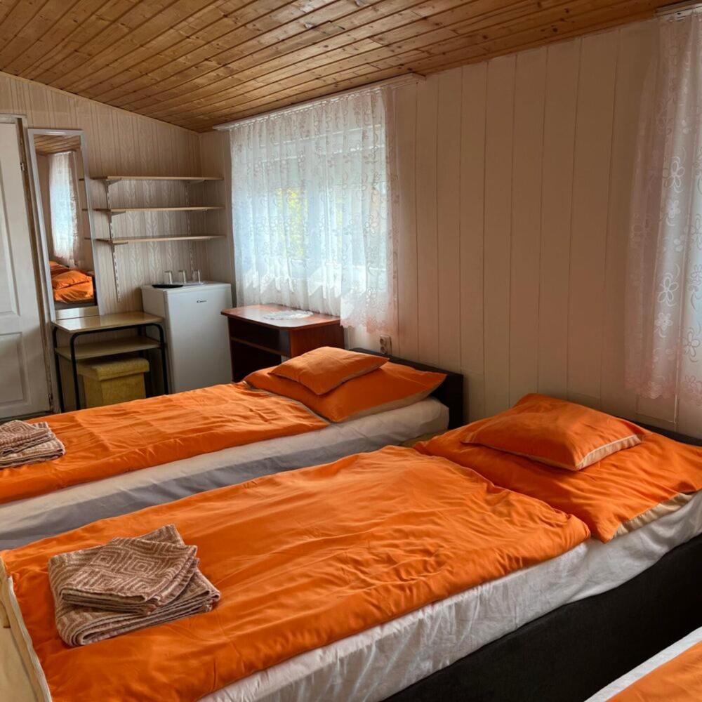 Lenzl'S Panzio Bed & Breakfast Szigetvár Exterior photo