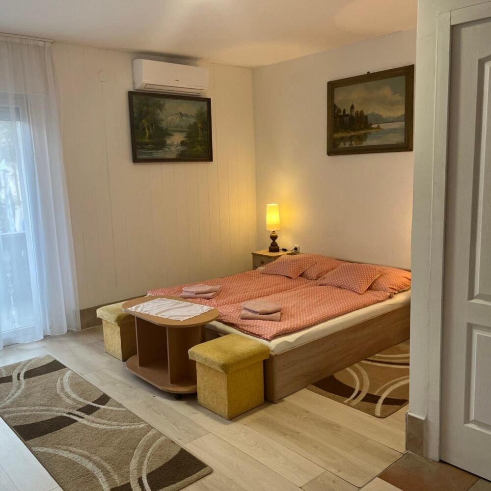 Lenzl'S Panzio Bed & Breakfast Szigetvár Exterior photo